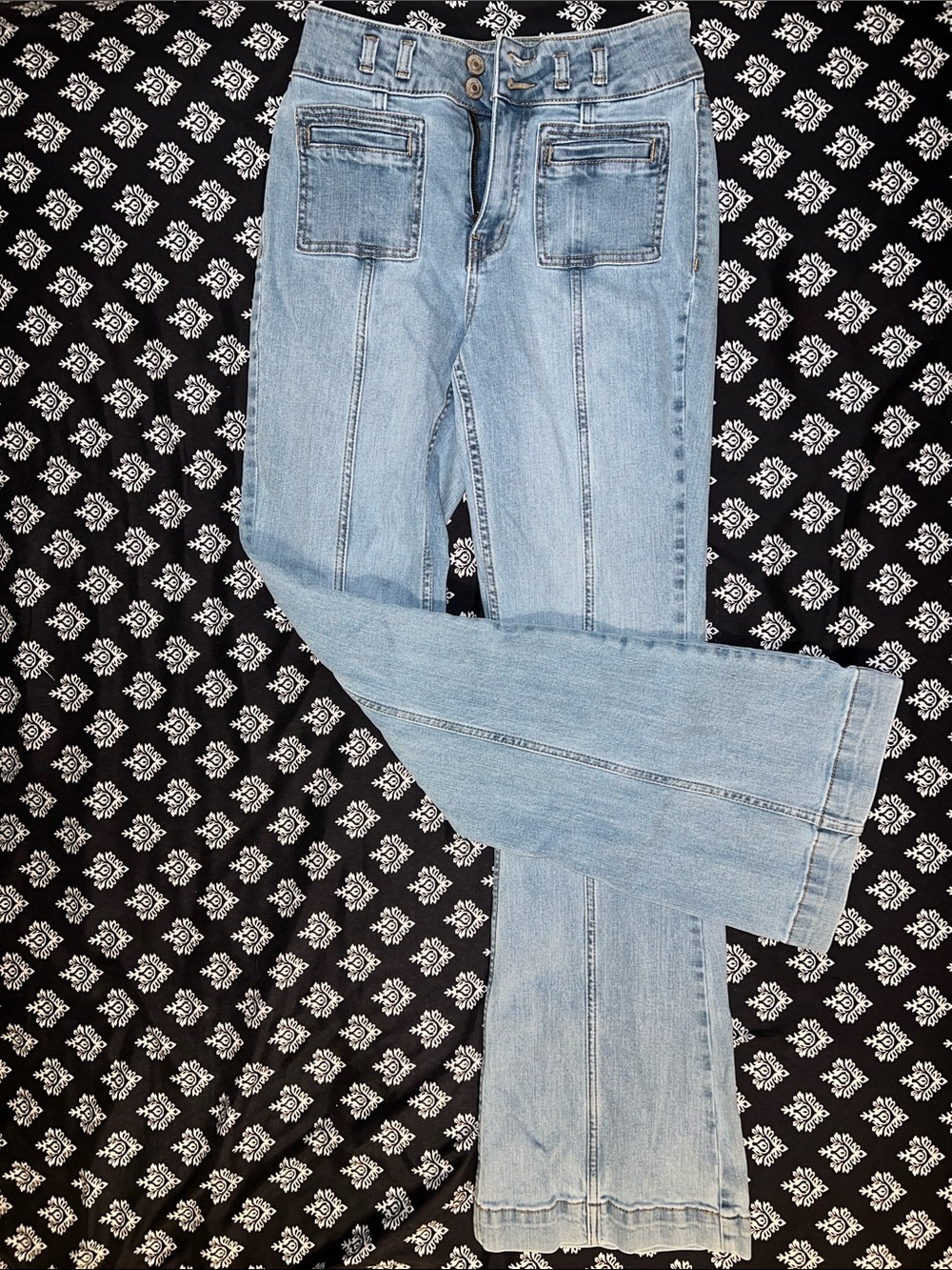 Shyanne NWOT Flared Wide-Leg Jeans